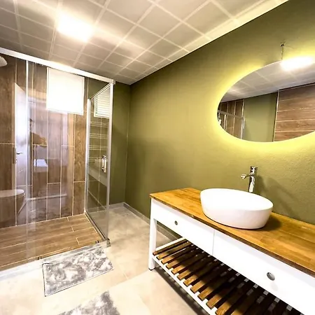 Apartment 109-luxury Downtown *